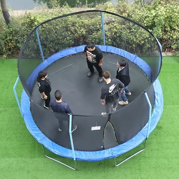 Професионален батутный парк, 12 фута 14 фута от 16 фута, с големи trampolines, кръгъл батут на открито с предпазни мрежи.